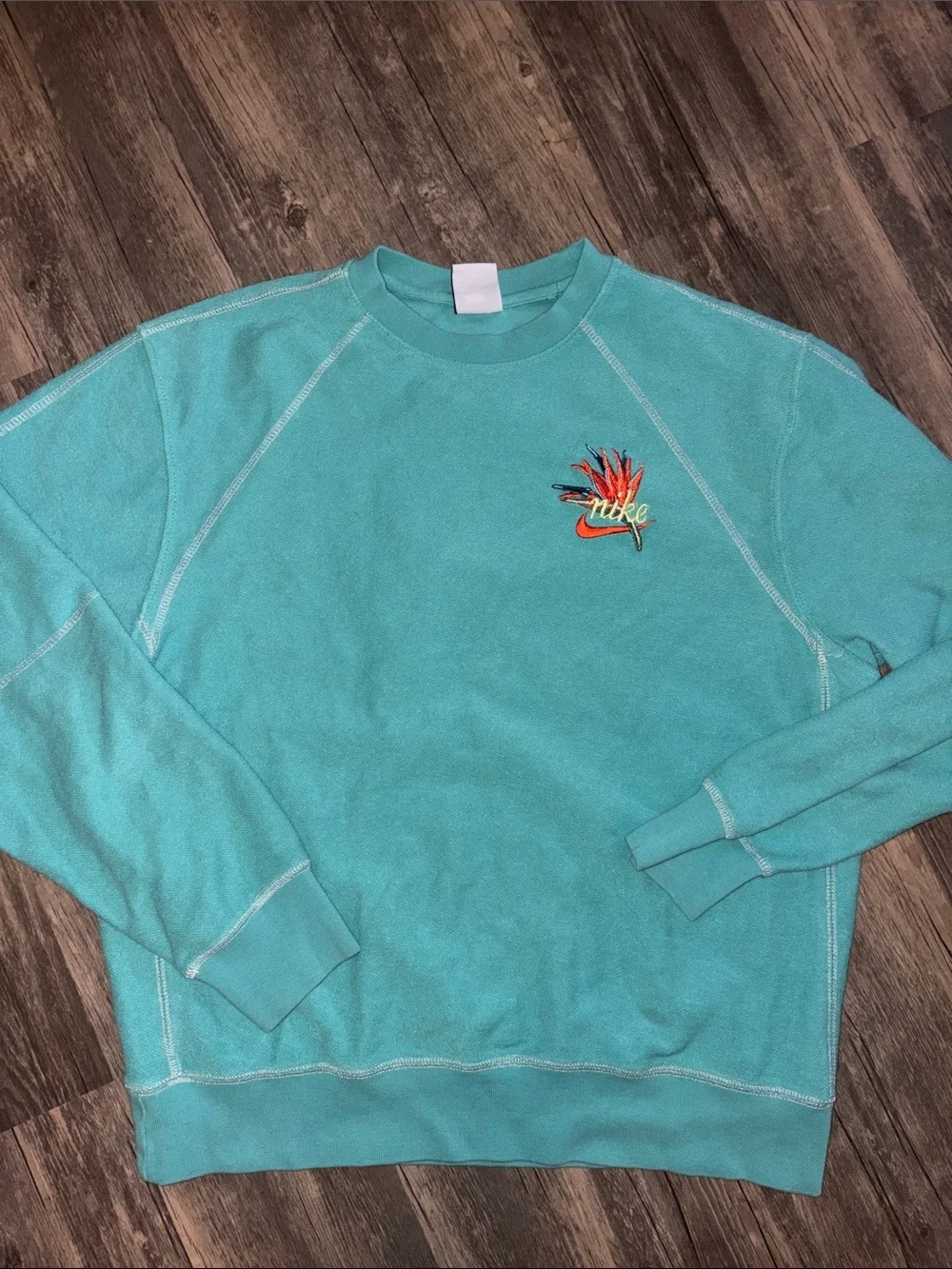 Limited drop Nike Sportswear French Terry bird of paradise- medium